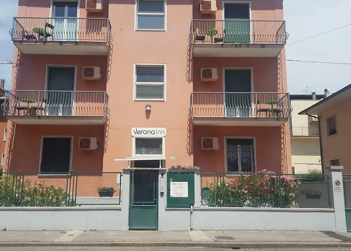 מלון דירות Residence Verona Inn 4*