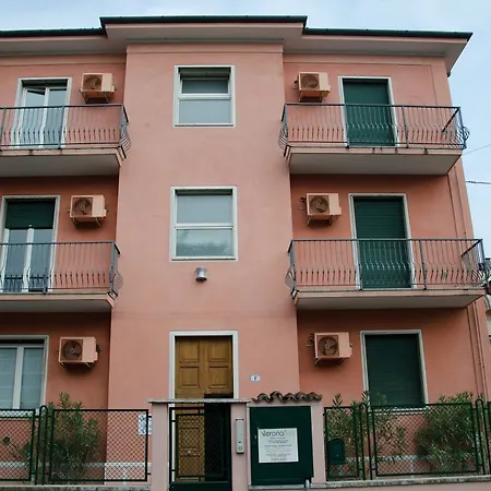 Residence Verona Inn Lägenhetshotell 4*